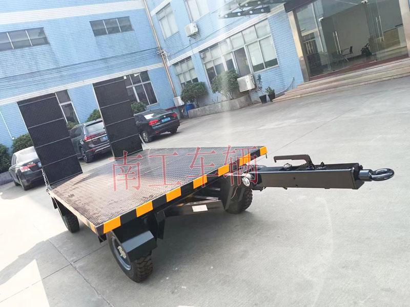 3吨带爬梯工业牵引乐玩在线手机版(大中国区)