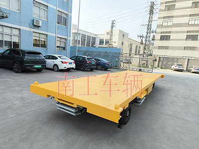 10吨乐玩在线手机版(大中国区)带液压支腿伸缩梯工具车5I.jpg